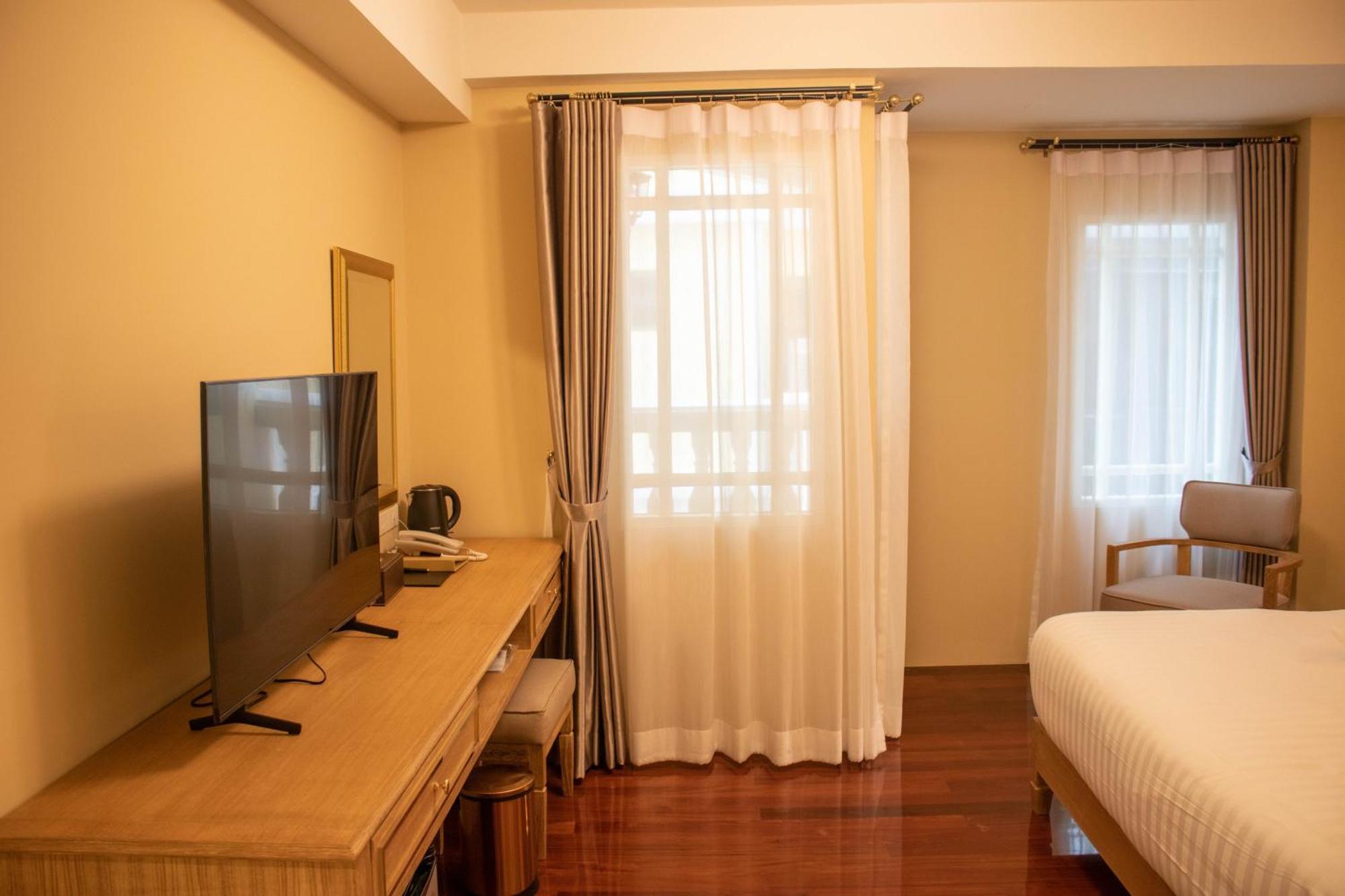 Siri Ratchadamnoen Bangkok Hotel Dış mekan fotoğraf