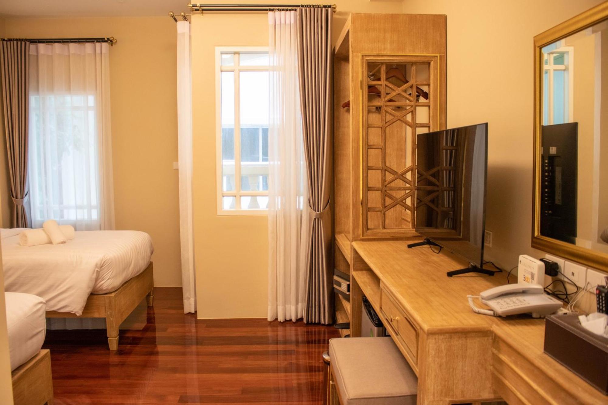 Siri Ratchadamnoen Bangkok Hotel Dış mekan fotoğraf