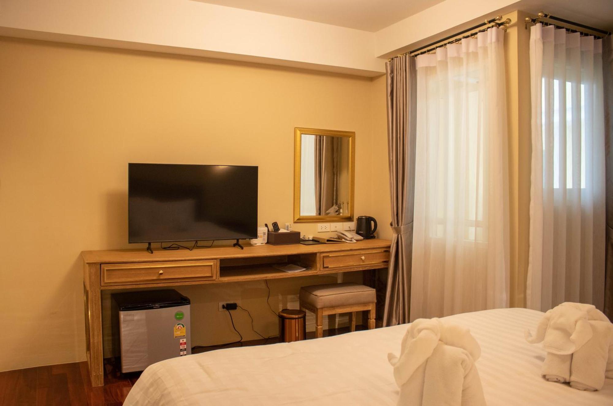 Siri Ratchadamnoen Bangkok Hotel Dış mekan fotoğraf